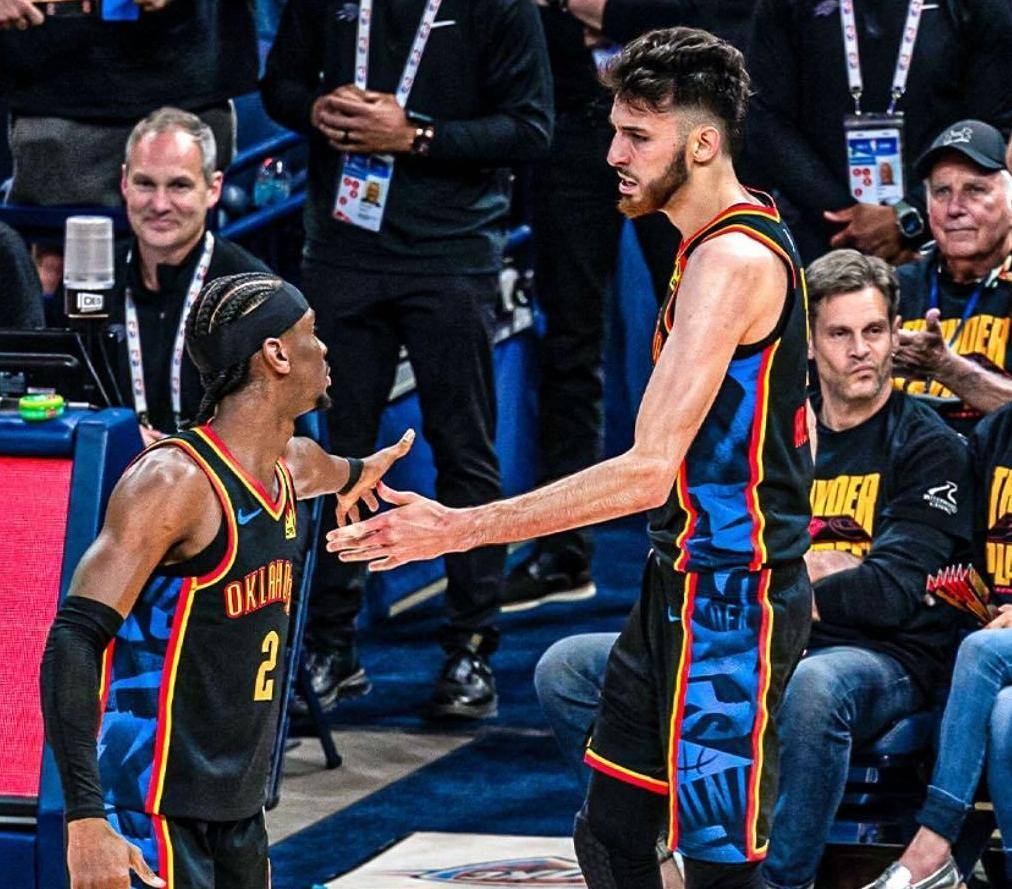 开云 (中国) 体育平台关于蒂姆与80激战掘金分钟，比赛局势复杂胜负难料！，巴特勒焦点对战观众掌声雷动的信息