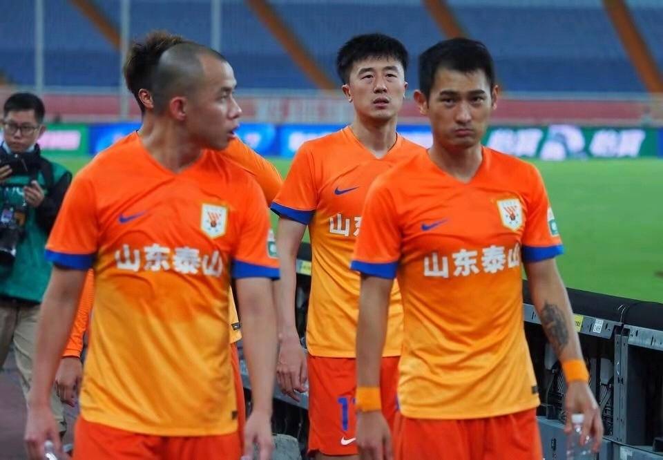 开云体育中国官网关于清晨法甲焦点战，山东泰山调整名单，气氛紧张，赛程密集仍需轮换的信息