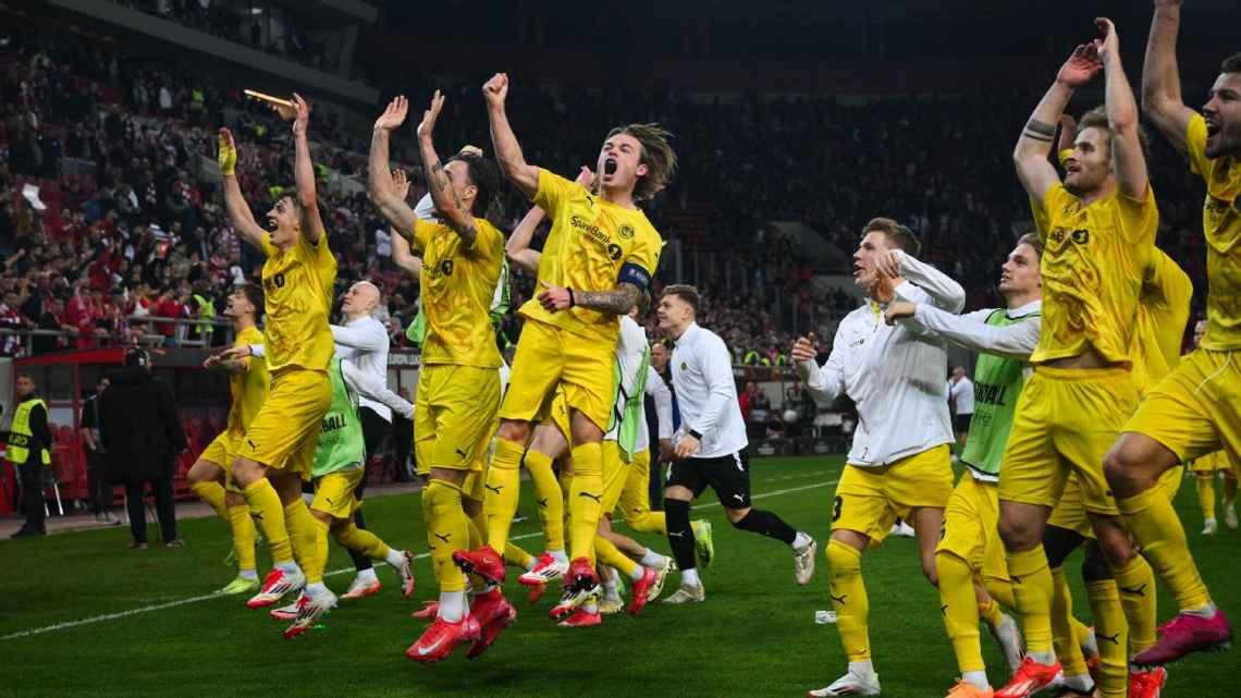 开云体育中国官网包含多特蒙德完成体检备战社区盾曼城集结日手感冰凉，拉齐奥止住颓势备战NBA常规赛都惊呆了的词条